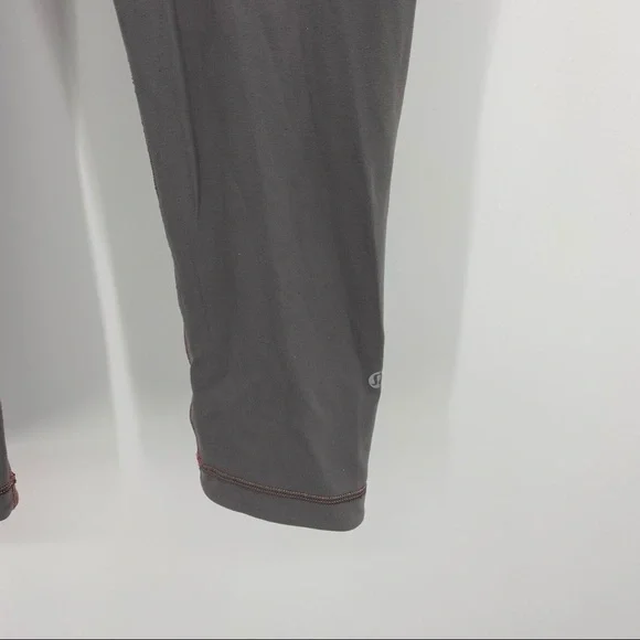 Lululemon Grey Reversible Wunder Under Leggings 10 - Picture 9 of 9